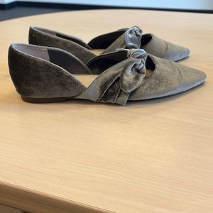 Seychelles Anthropology Green Velvet Knot Top Flats sz 8 NWOT